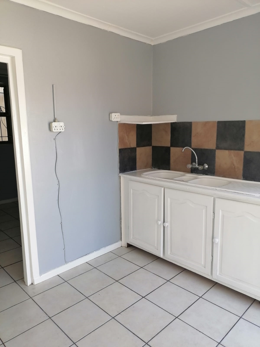 To Let 1 Bedroom Property for Rent in Top Town Eastern Cape